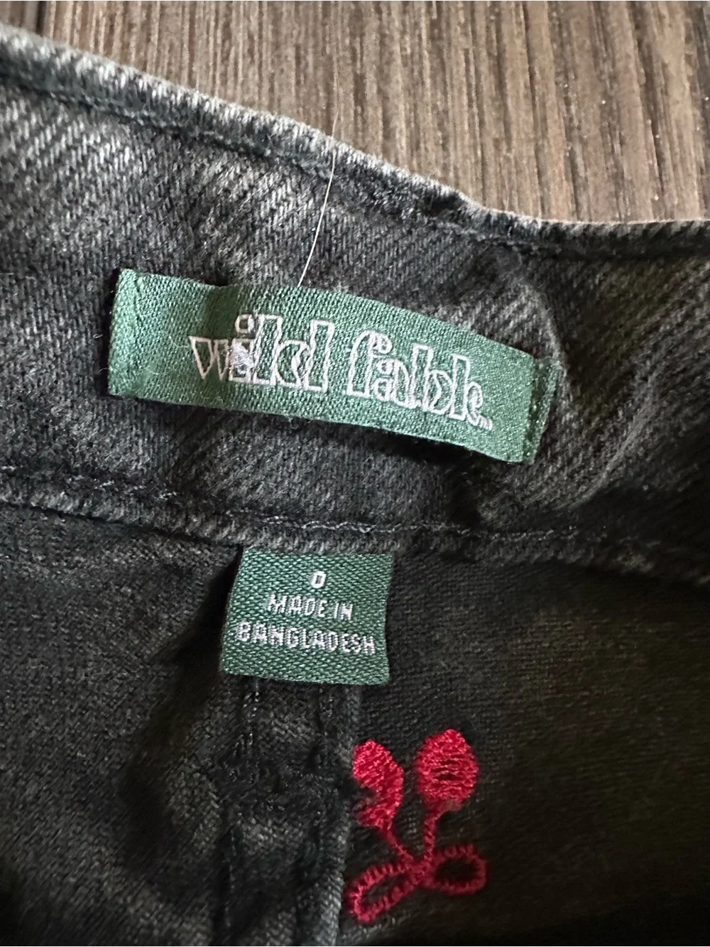 Wild Fable Cherry Embroidered Mid-Rise Denim Shorts | Size 0